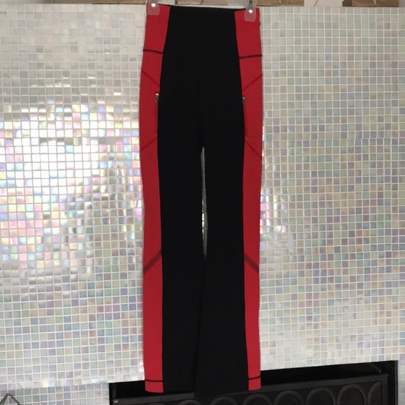 Lululemon Black/Red Run Ice Queen Pants Size 4 EUC - Picture 7 of 8